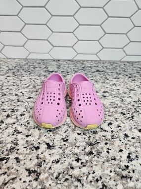 Native Shoes Kids Pink Slip-On Water Shoes c6